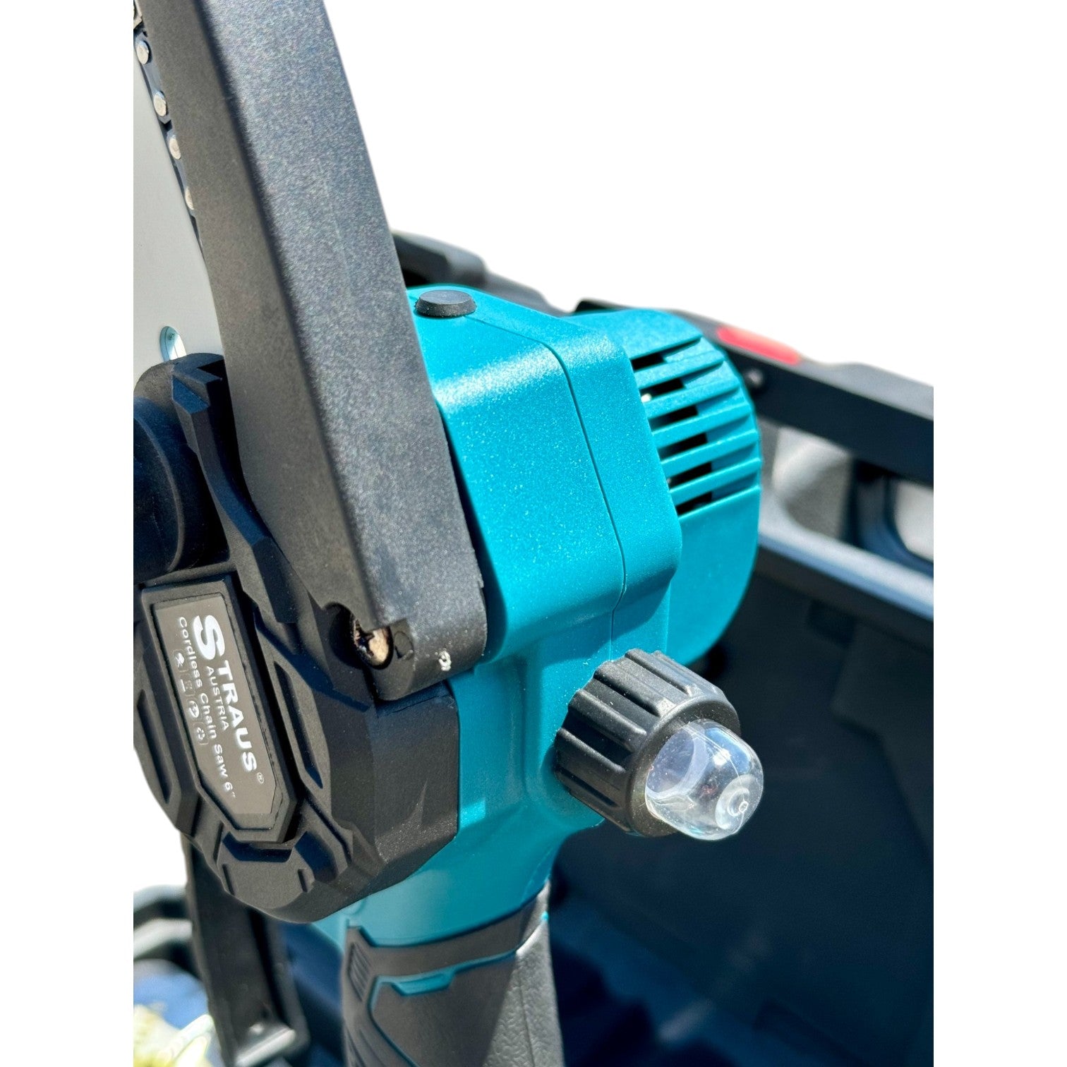 ŠTRAUS AKU PILA 28 V