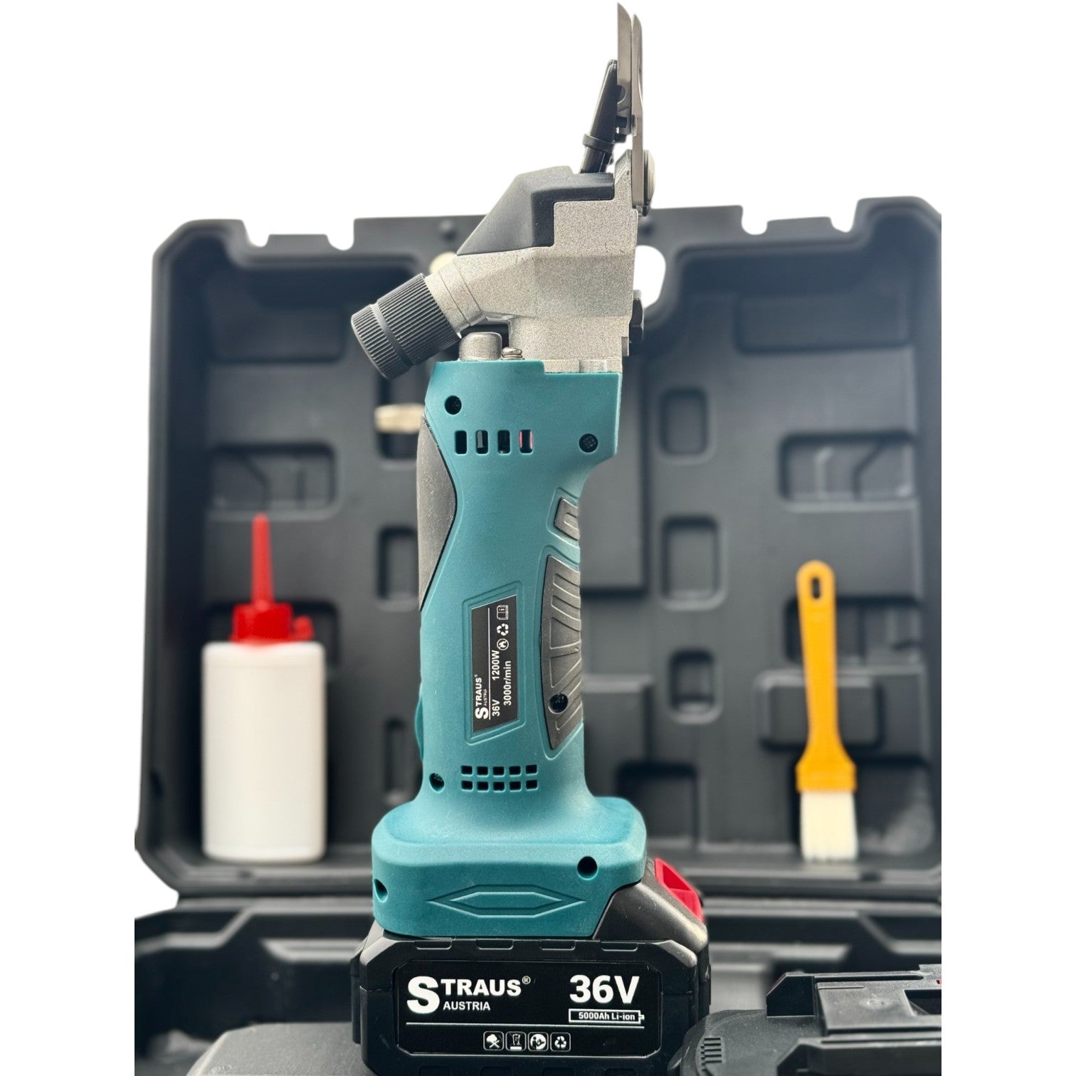 AKU MAŠINA ZA ŠIŠANJE OVACA STRAUS AUSTRIA 36 V, 5.0 Ah