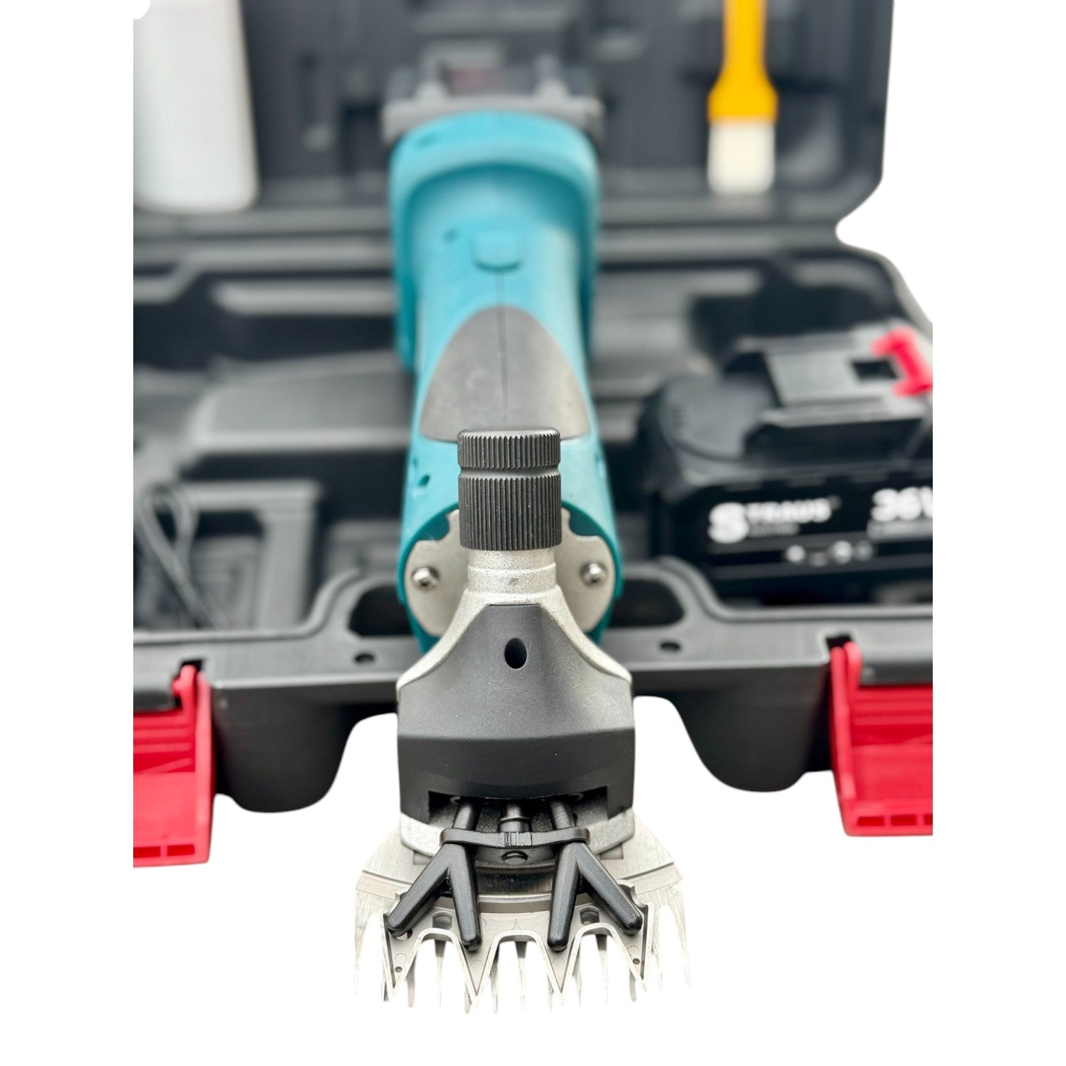 AKU MAŠINA ZA ŠIŠANJE OVACA STRAUS AUSTRIA 36 V, 5.0 Ah