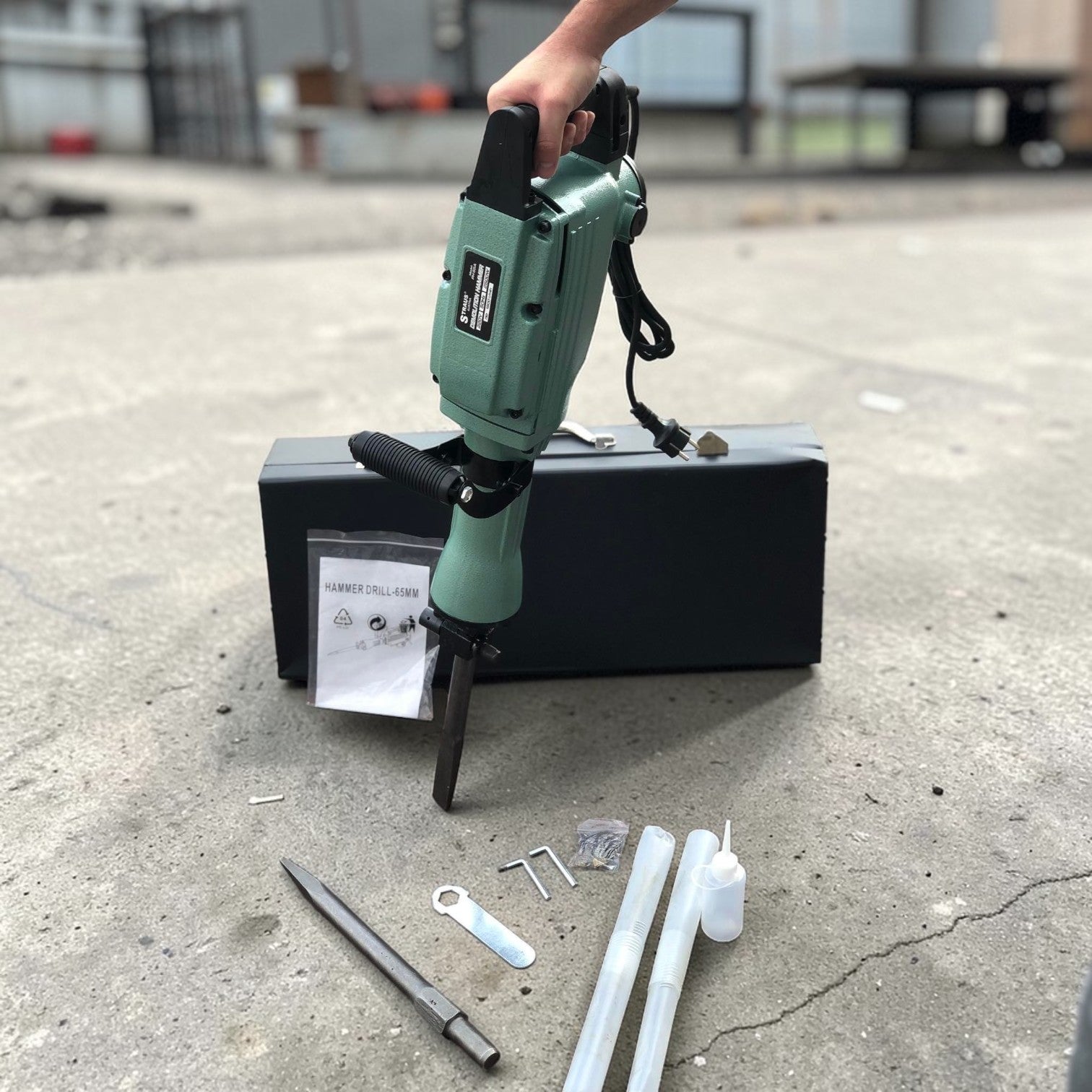 Straus Austria 2500W Pikamer - Ekstremna Snaga za Razbijanje Betona